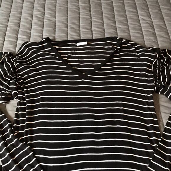 abound striped women’s top - Picture 3 of 4